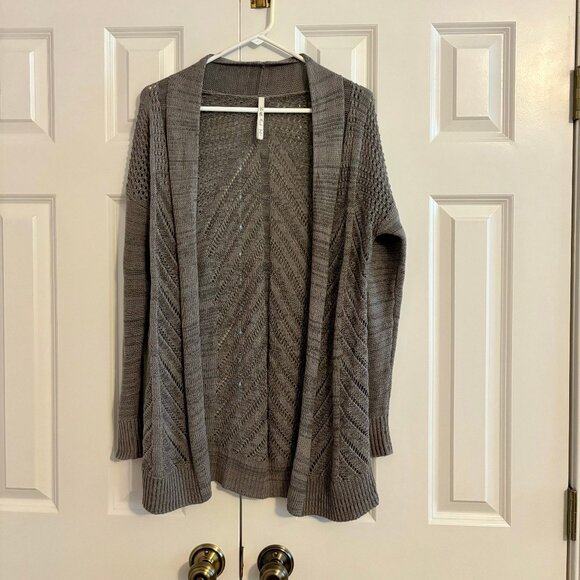 Leo & Nicole Pointelle Open Stitch Long Sleeve Gray Cardigan Wome… - Picture 2 of 9
